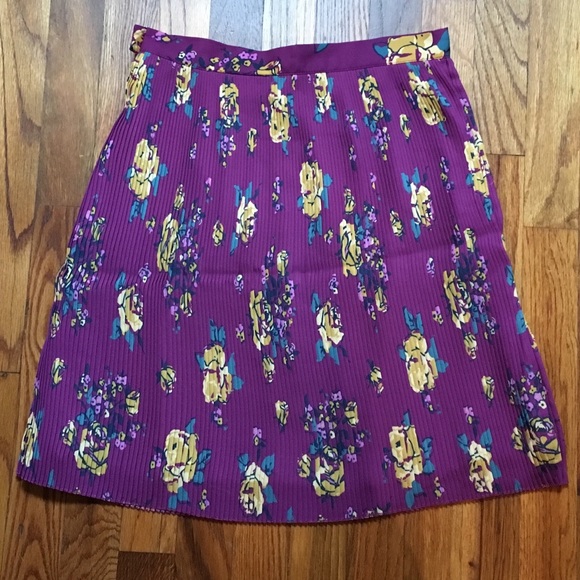 ModCloth Pleated Chiffon Skirt - Picture 4 of 4
